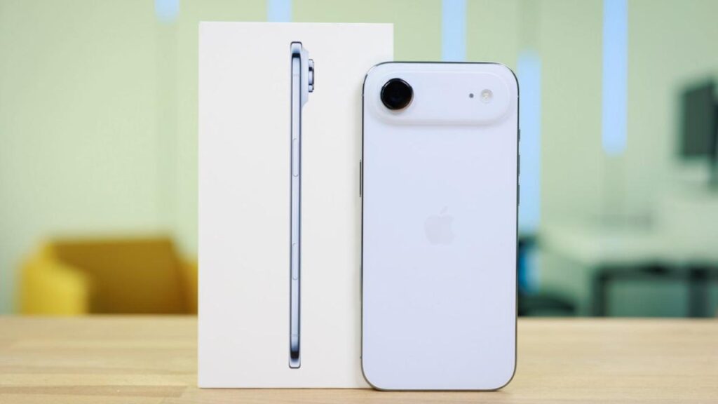 iPhone Air 2: दुनिया का सबसे पतला आईफोन! फीचर्स देख कर रह जाएंगे हैरान