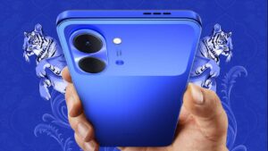 iPhone Lookalike: मात्र ₹7,499 में 7000mAh बैटरी और प्रीमियम लुक! इस नए स्मार्टफोन ने मिड-रेंज मार्केट में लगाई आग।